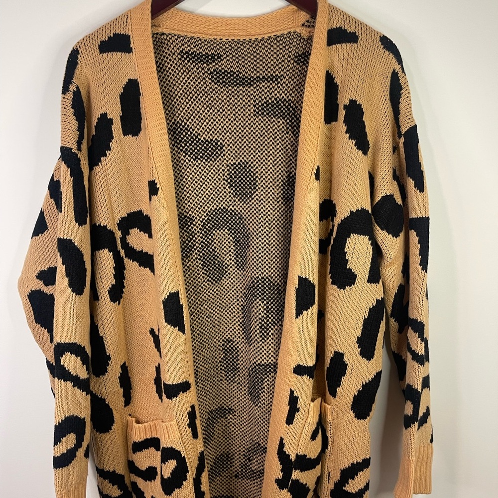 Stylish Leopard Print open front long Cardigan - Picture 3 of 11